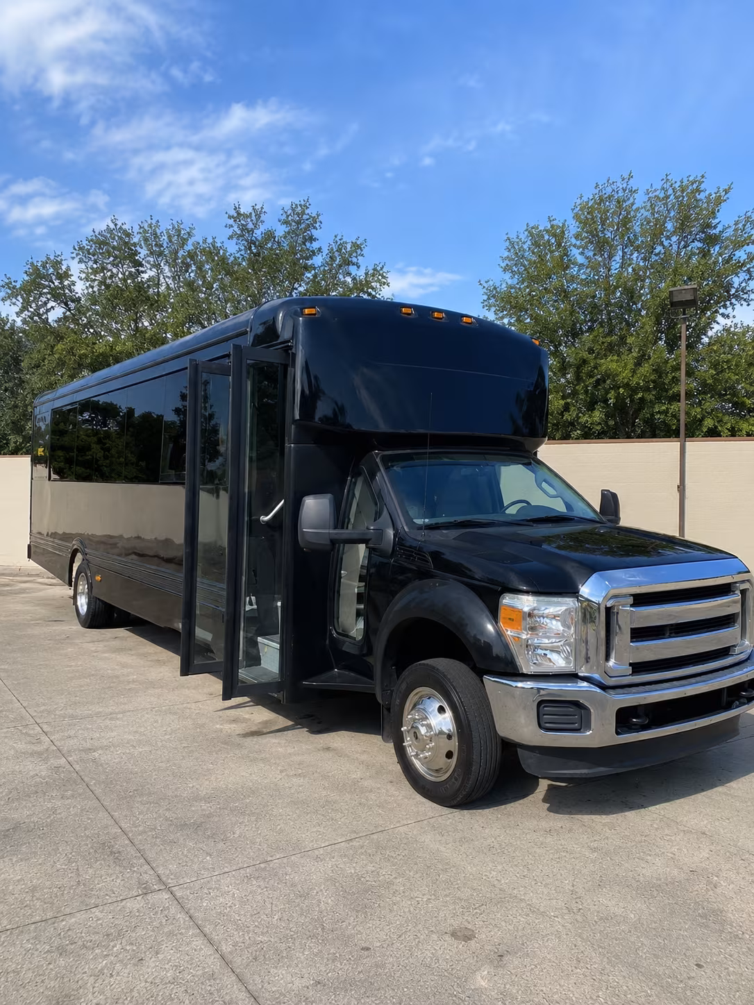 Fayetteville Winery Tour & Pub Crawl Transportation