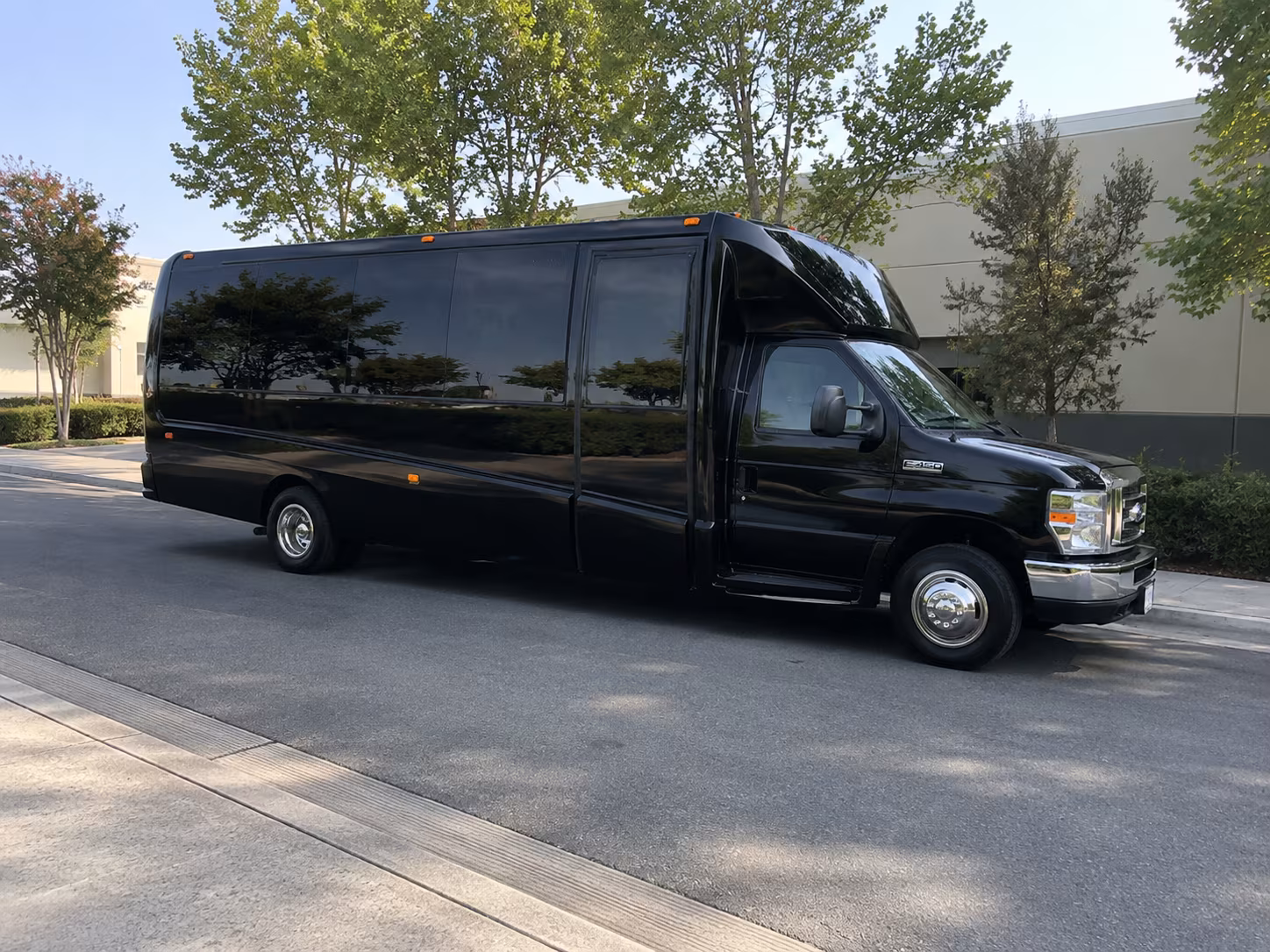 Wilmington Winery Tour & Pub Crawl Transportation